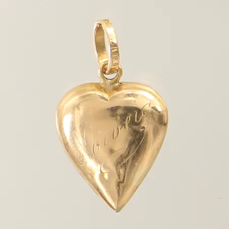 Hänge hjärta 20x12mm gravyr, bucklig 18K  Vikt: 1 g