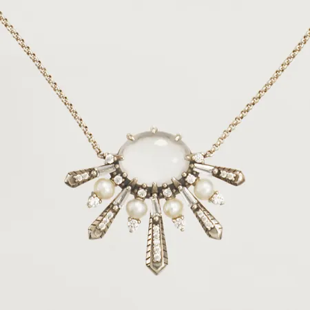 Collier Thomas Sabo med integrerat hänge med mjölkkvarts samt cubic zirconia längd 40+43+45cm, bredd 1,3mm-30mm, silver 925/1000  Vikt: 9,4 g