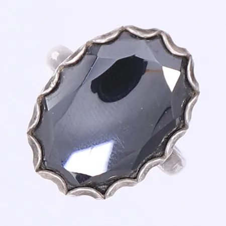 Ring med svart sten stl 15½ ställbar storlek bredd 2-18mm silver 925/1000 Vikt: 4,5 g