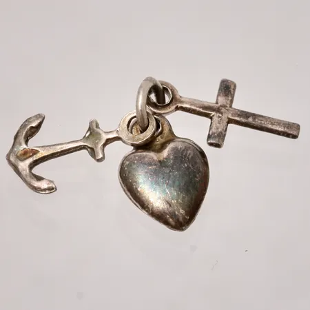 Hänge tro/hopp/kärlek, mått 7,7x16,8mm, silver 830/1000, 0,97g.