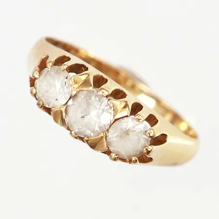 Ring med vita stenar stl:17¼ bredd: 2-6mm, 18K Vikt: 3,6 g