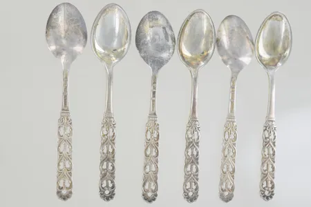 6 silverskedar längd 9,8 cm, silver 830/1000 Vikt: 45,5 g