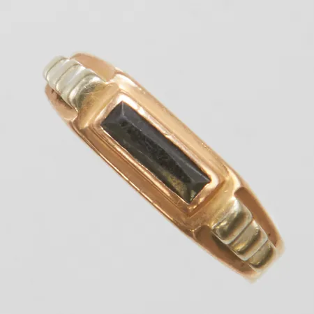 Ring bucklig defekt 14K Vikt: 4,4 g