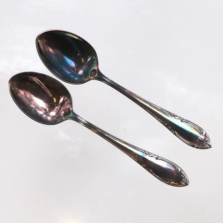 Silverskedar, 2st, längd 12,5cm, 830/1000 silver.  Vikt: 34,3 g
