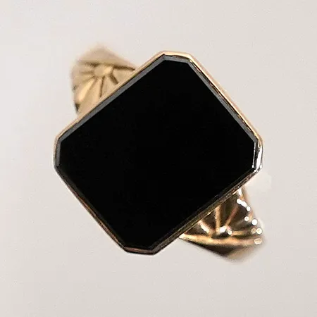 Ring med hematit stl: 20¾ bredd: 2.9-14.5mm Vikt: 6 g