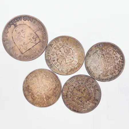 4 silvermynt 2kr 80% silver 1 silvermynt 5k 80% totalvikt 85,3gr Vikt: 85,3 g