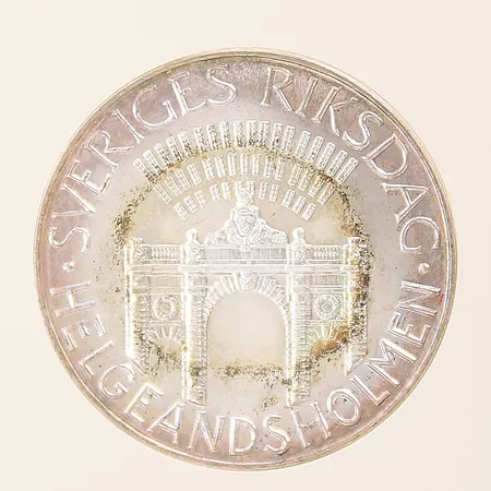 Minnesmynt Sveriges Riksdag Helgeandsholmen 100kr år 1983, Ø32mm silver 925/1000 Vikt: 15,9 g