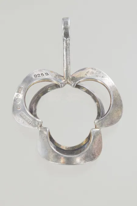 Hänge Alton 70-tal längd 4,5 cm bredd 3,2 cm, silver 925/1000 Vikt: 8,4 g