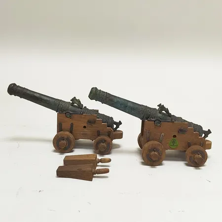 2 Modeller av Wasas brons kanoner 24 Pundare, Wasa Nämden Skickas med postpaket.