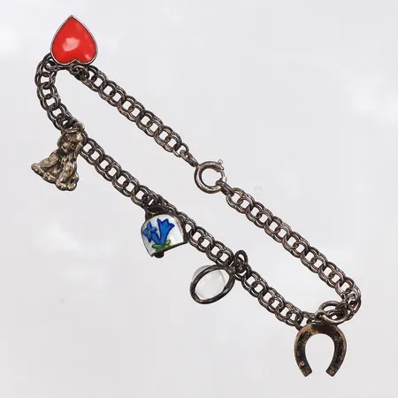 Armband Bismarck med 5 berlocker, längd 18cm, bredd 5,2mm, 830/1000 silver. Vikt: 8 g