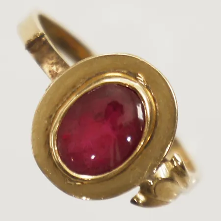 Ring stl:19¾ med röd sten defekt trasig 18K Vikt: 3,6 g