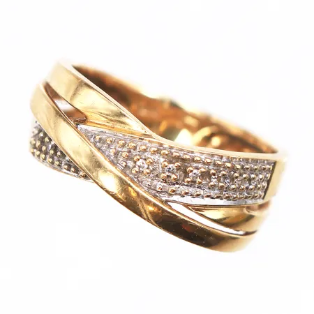 Ring med små diamanter, stl:17, bredd 3,8-7,3mm, 18K. Vikt: 4,6 g