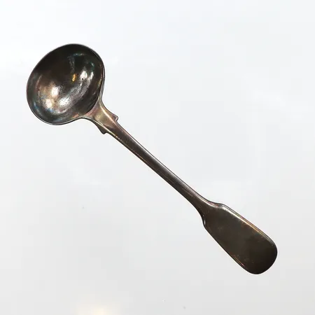 1 Sked, längd 11cm, 830/1000 silver. Vikt: 16,2 g