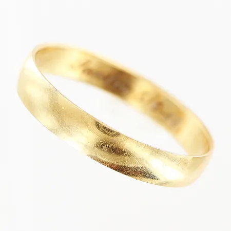 Slät ring stl:18½, bredd 3,5mm, gravyr, 18K Vikt: 2,2 g