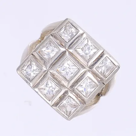 Ring GHA med vita stenar stl 17¼ bredd 5-19mm något ojämn skena silver 925/1000 Vikt: 13 g