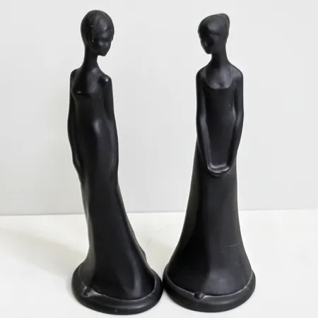 1 par skulpturer Churchill "Monique" England, 11x30cm. Skickas med paket.