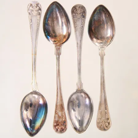 4 kaffeskedar modell Franska liljan längd 11,5cm silver 830/1000 Vikt: 68,3 g