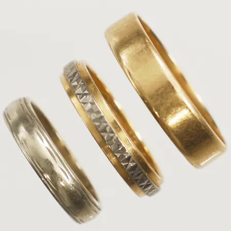 Tre ringar gravyrer 18K Vikt: 13,7 g