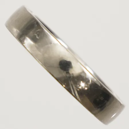 Ring stl:22, bredd 5mm gravyr Palladium 500/1000 Vikt: 6,8 g
