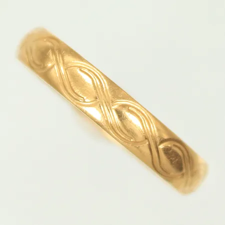 Ring mönstrad, stl 19¾ bredd 4mm, graverad, 18K 4,2g Vikt: 4,2 g