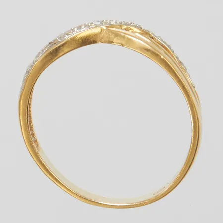 Ring med vita stenar, skadad, saknar sten, skev, 18K Vikt: 3g.