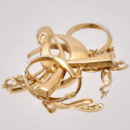 Diverse defekt guld, 18K, 5,97g.