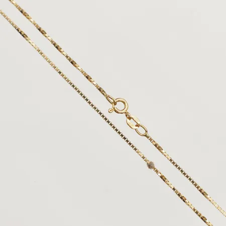 Kedja Venezia längd 45,5cm, bredd 1mm defekt lås, hår 18K Vikt: 4,5 g