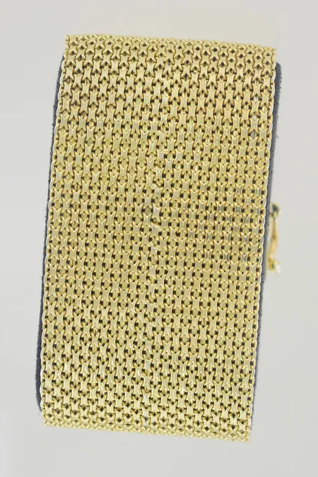 Armband längd 19 cm bredd 4 cm, ojämn 925/1000 Vikt: 64 g