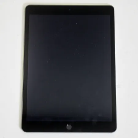 Ipad 9:de generationen 64GB, rymdgrå, modell A260, serienr: HF93H4W2TD, laddkabel och ström adapter medföljer ej, instruktionsbok, fabriks återställd, fint skick.