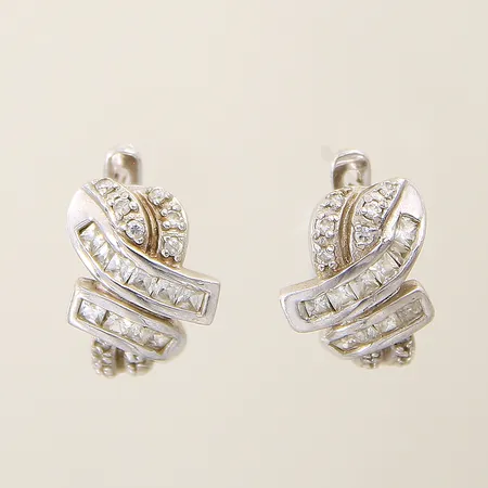 Örhängen med vita stenar 15x13mm silver 925/1000 Vikt: 7,5 g