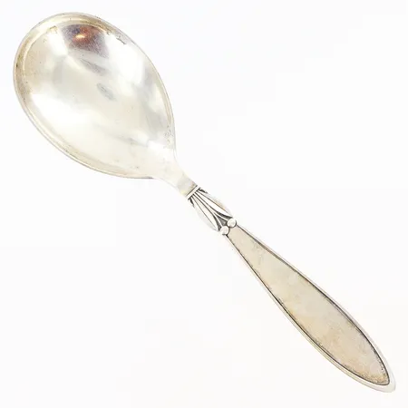 Slev längd 18,5cm, CGH 1938, svensk importstämpel, silver 830/1000. Vikt: 33,1 g