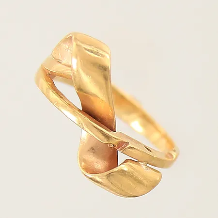 Ring defekt 21K  Vikt: 6,6 g