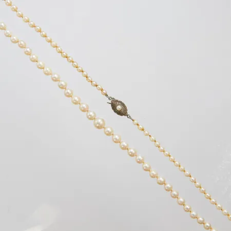 Collier odlade pärlor, skadade pärlor, bör träs om, lås i 830/1000 silver Brv: 14,6g Vikt: 14,6 g