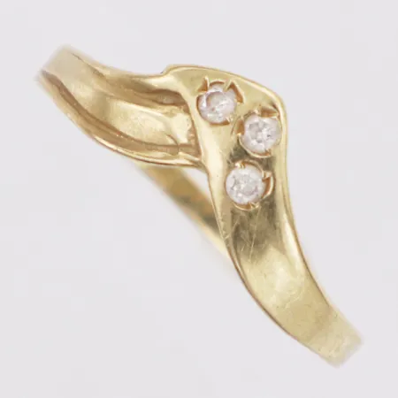 Ring vita stenar stl:17½ bredd 1,5-7mm, 14K  Vikt: 1,5 g