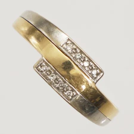 Ring med diamanter 8x0,005ct stl:19 bredd 1,9mm stl:19 bredd 2mm tvåfärgad 18K  Vikt: 2,7 g