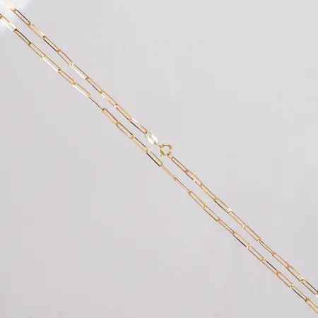 Kedja längd 46cm, bredd 1,8mm, skadad länk, 18K Vikt: 0,8 g