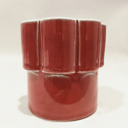  Vas Konvex Karin Björquist Gustavsberg 1970-tal, höjd 8,5cm Ø8,5cm stämpelmärkt keramik Vikt: 0 g