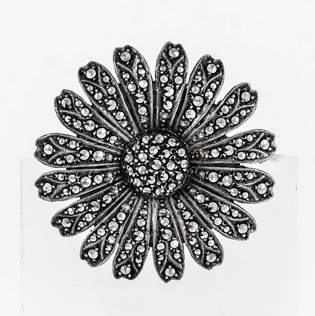 Brosch blomma med markasiter Ø39mm, silver 830/1000 13,9g.