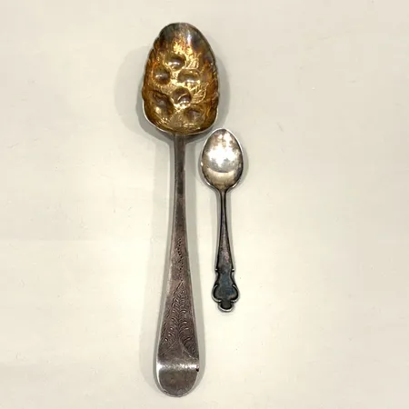 Diverse silver bestick olika modeller silver 830/1000  Vikt: 64,9 g