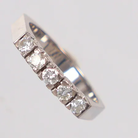 Ring vitguld stl. 18¼ diamanter 5x ca. 0,10ct, 18K Vikt: 5,3 g