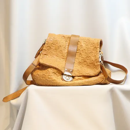 Väska  Marc Jacobs, mått 28x38cm, sliten, defekt, dustbag