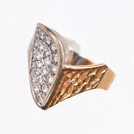 Ring med diamanter, vitguld och rödguld, stl:17, 18K. Vikt: 7,8 g
