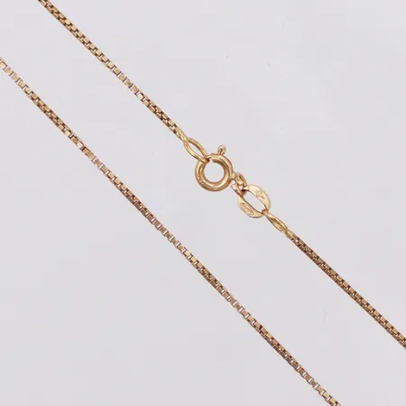 Kedja Venezia Balestra längd 53cm, bredd 0,9mm, defekt vid lås, 18K  Vikt: 3,7 g