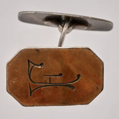 1st manschettknapp i silver, längd ca 19mm, bredd ca 18mm, 835/1000, 1,95g. 