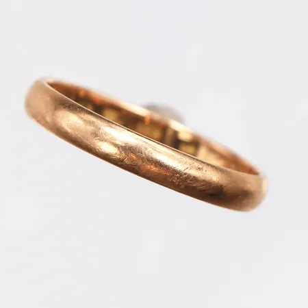 Ring slät, stl:18, bredd 3,2mm, gravyr, 18K. Vikt: 3,1 g