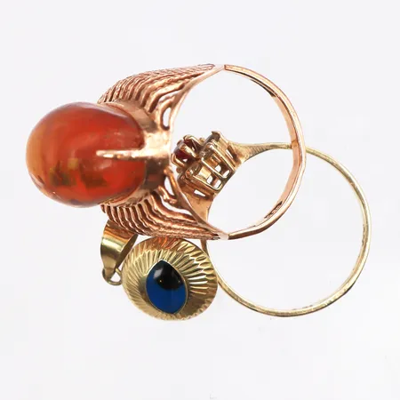 Diverse guld, defekter/gravyrer, stenar 14K. Vikt: 6,9 g