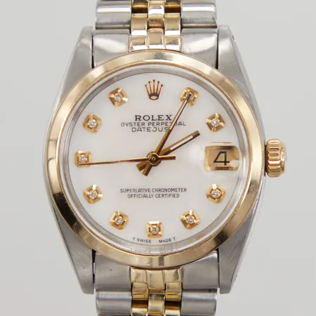 Armbandsur Rolex Datejust midsize, Ø 31mm, referensnummer 6824, serienummer 7289680, caliber 2030, verknummer 847217, diamantindex, jubileelänk stål/ guld, total längd ca 16,5cm, år 1982, repor på glas, inga tillbehör   Vikt: 0 g