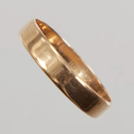 Ring slät stl:17½, bredd 3,7mm, 18K Vikt: 1,7 g