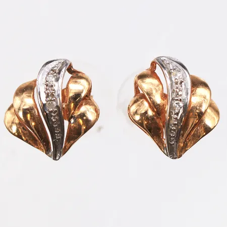 Örhängen med vita stenar, längd 13,5mm, bredd 3,5-12,6mm, 18K. Vikt: 2,5 g