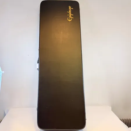 Bas Epiphone Thunderbird med hardcase, serienr:1412200896, bruksslitage, plektrum. Skickas med Bussgods eller PostNord